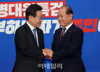 [포토]'손 맞잡은 황우여-이재명'