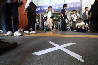 ‘음주 뺑소니’ 김호중, 취재진 피해 경찰 출석…음주 인정 후 첫 조사(종합)