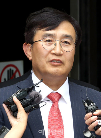 [포토]고법 “최태원, 노소영에 위자료 20억·재산분할 1조3800억”