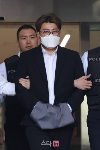 [포토]검찰 송치되는 '음주 뺑소니 혐의' 김호중