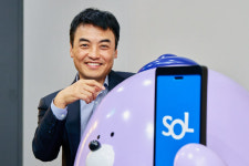 기분까지 파악해 응대하는 신한 AI 은행원 개발이 목표죠