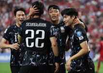 ‘스토크 킹’ 배준호, 데뷔전 데뷔골로 한국 축구 왕세자 예약