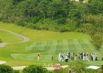 일본 선수들도 놀란 남춘천CC “심한 산악코스에 그린 파동도 까다로워”