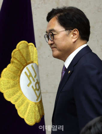 [포토]기자회견 입장하는 우원식 국회의장