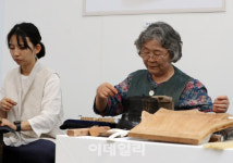 [포토] 국가무형유산 탕건장 김혜정 보유자 시연