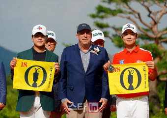 [포토] 디오픈 출전권 받는 김민규와 송영한