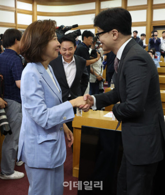 [포토]'악수하는 나경원-한동훈'