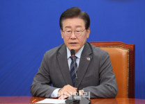 “‘어버이 수령체제’ 北과 같아”…與, 이재명 연임 도전 십자포화