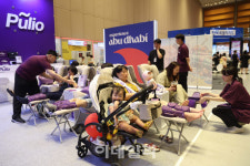 마사지기로 여행 피로 풀리오…눕는 사람 속출 [올댓트래블]