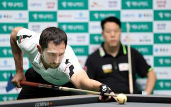 '0-2->4-2 역전드라마' 마르티네스, 강동궁 꺾고 PBA 통산 5승