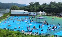 가평 자라섬 야외수영장 오는 13일 개장…평상·그늘막 갖춰