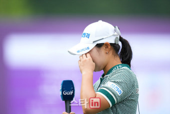 [포토]고지우,인터뷰 중 눈물이 주르륵