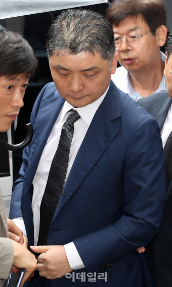 [포토]'SM 시세조종 의혹' 남부지법 출석하는 김범수 위원장