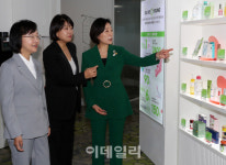 씨제이올리브영(주)경북영주역점 | [포토] CJ올리브영 방문한 오영주 장관·오유경 처장