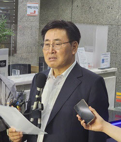 유 후보자, 자녀 위장전입 사과 송구스럽다…인사청문회 분위기 긴장