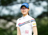 [포토]오수민,여자 18세 이하부 우승의 주인공입니다