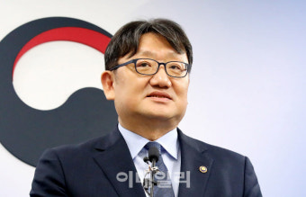 권기섭 경사노위 위원장 내정자…고용노동 정통관료[프로필]