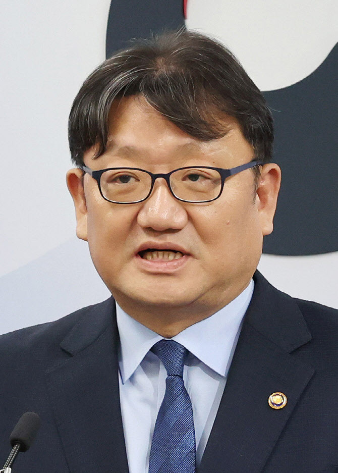 경사노위, 권기섭 위원장과 한국노총 협력 강화 및 사회적 대화 활성화 논의