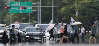 [포토]아지랑이 피어오르는 도로