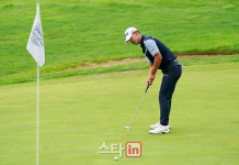 [포토] 고군택 부드러운 터치로