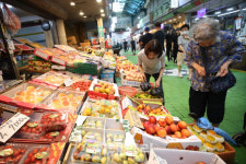 [포토]추석 앞두고 시장 찾은 시민들