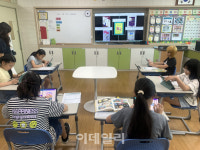 “엄마가 내 짝꿍” 학부모 참여로 폐교 극복한 비안초