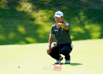 [포토] 조민규 퍼팅라인 읽는 중