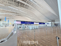 "동북아 1위 넘어 세계 3대 공항 도약하는 인천공항"[르포]