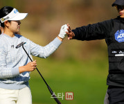 [포토]유현조,첫 홀 버디 나이스