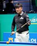 당구 교과서 이충복, PBA 첫 4강 진출...오태준과 결승행 맞대결