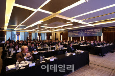 AI 발전 도우면서 부작용 막으려면…종합적 입법·거버넌스 필요