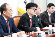 [포토]한동훈, '가상자산 과세 유예...신속히 결정해야'