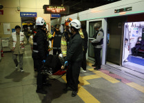 경의중앙선 지하철 정전 사고..회기→중랑역 운행 중 1시간 넘게 멈춰