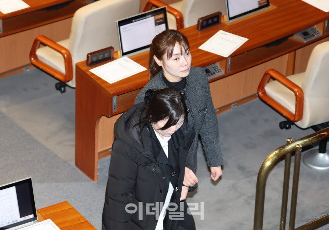 김예지 의원, 윤석열 탄핵 찬성 논란…국민의힘 내부 갈등 고조