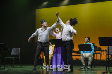 힙한 장단과 소리로 웃기고 울려드립니다