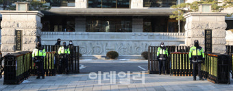 [포토]헌재, 윤석열 대통령 탄핵심판 첫 변론 준비기일 27일 예정대로 진행