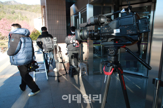 윤석열 전 대통령, 경찰 3차 출석 요구 불응 지속…대응책 논의