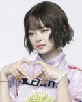 뉴진스 하니, 극성팬 신체접촉에 눈물… 너무 미안