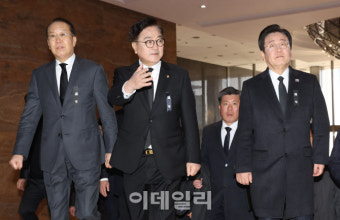[포토]우원식-이재명-권영세, '회동 위해 의장실로'