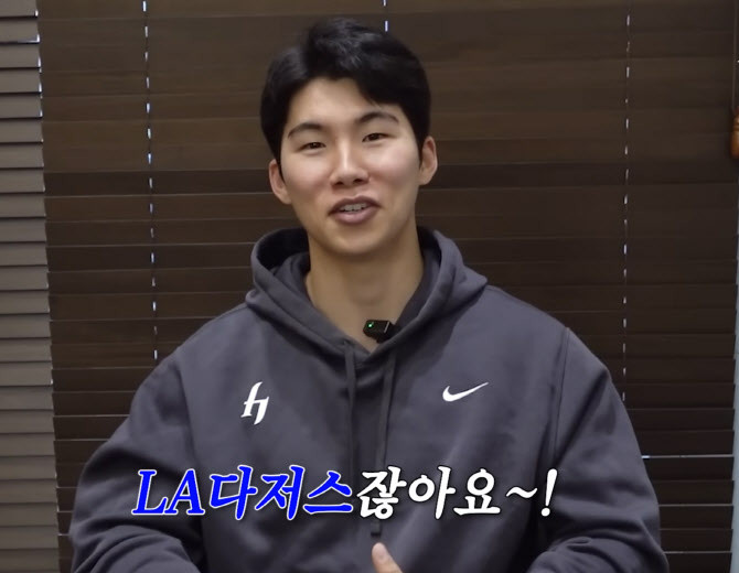 로스앤젤레스 다저스 신예 김혜성, 팀 동료들과 코치진으로부터 높은 평가 받아 현재 감독까지 극찬