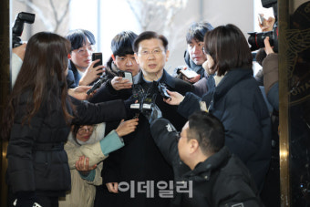 [포토]박종준 경호처장, 특수공무집행방해 혐의로 경찰 출석