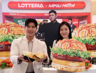 [포토] 롯데리아, 권성준 셰와 협업 나폴리맛피아 모짜렐라버거 출시