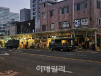 명절 맞나 싶어요…싸늘한 소비심리, 전통시장 `울상`[르포]
