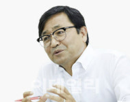 광무 끌어들이려다 해임 위기 신용철 회장, 아미코젠 어찌되나