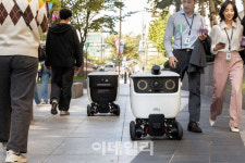 [단독]요기요, 강남서 로봇 배달…배민과 정면 승부