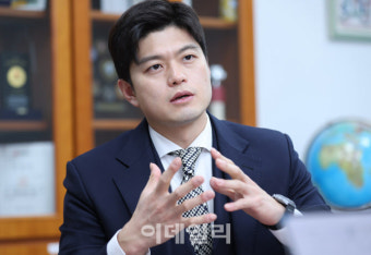 與김용태 