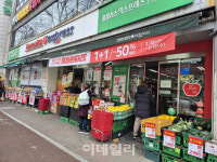 [르포]“슈퍼도 매대 비었나요?”…‘홈플러스 사태 익스프레스도 영향