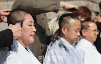 [포토]전진숙-박홍배-김문수, '윤석열 조기 파면 촉구 삭발'