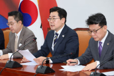 박찬대 尹 탄핵선고 조속히 하자…늦출 수록 혼란↑