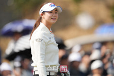 [포토]하다인,미소로 확인하는 타구